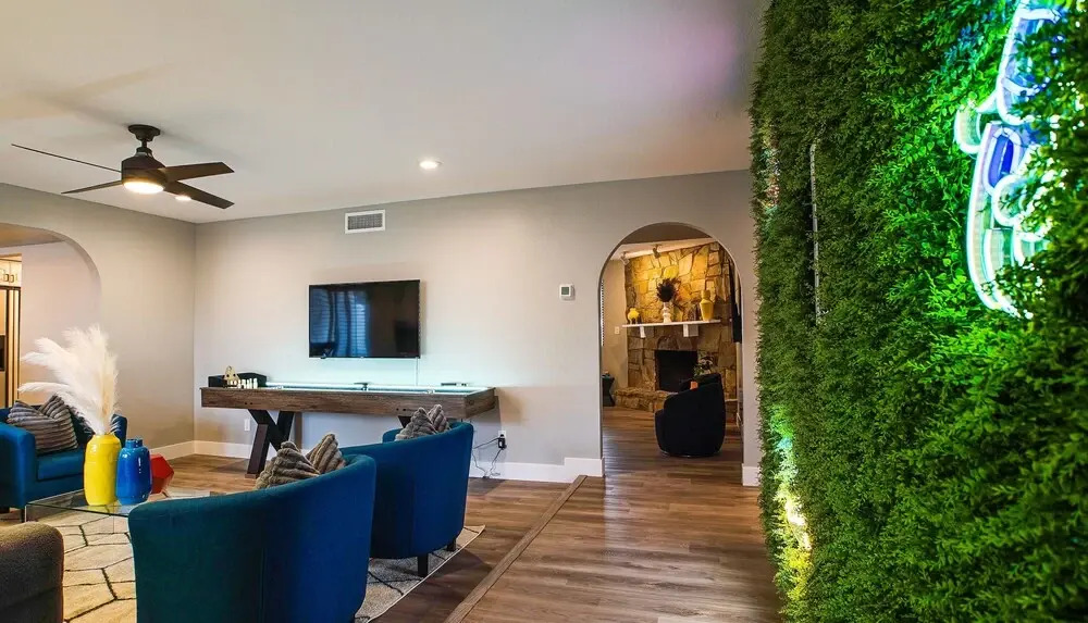 Heated Pool, Spa, & Garage! Near Kierland, shopping, dinning, & Scottsdale Quarter by RedAwning