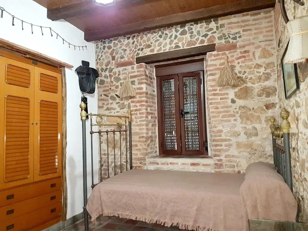 House With 2 Bedrooms in El Pedroso, With Enclosed Garden and Wifi