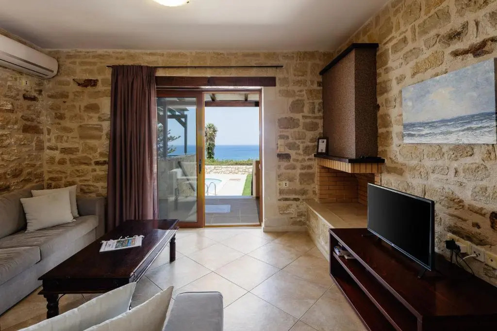 Stavromenos Villas - Private Pools & Seaview - 500m from Beach