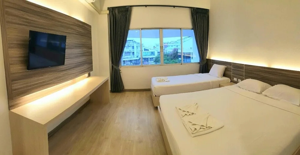 Hotel Petchkasem Grand