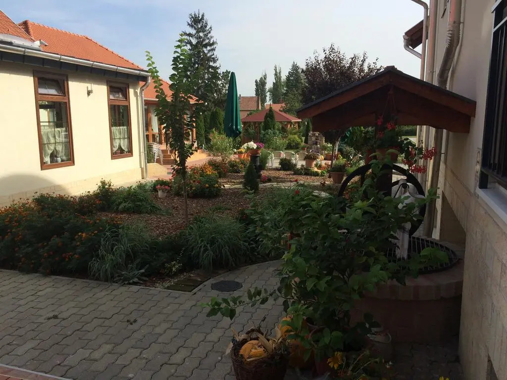 Meggyes Hotel
