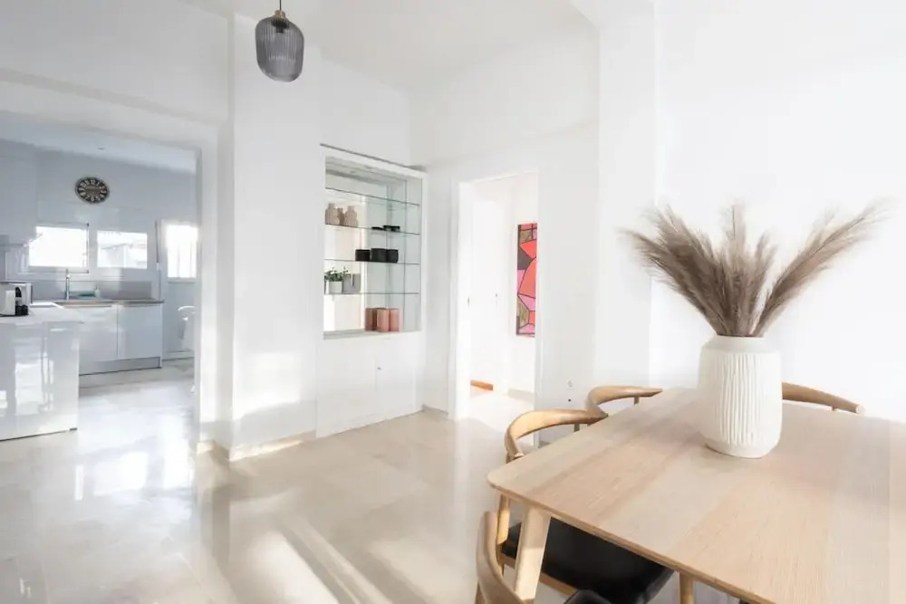 Charming Seaside Apartment Elegant 2BR in Glyfada