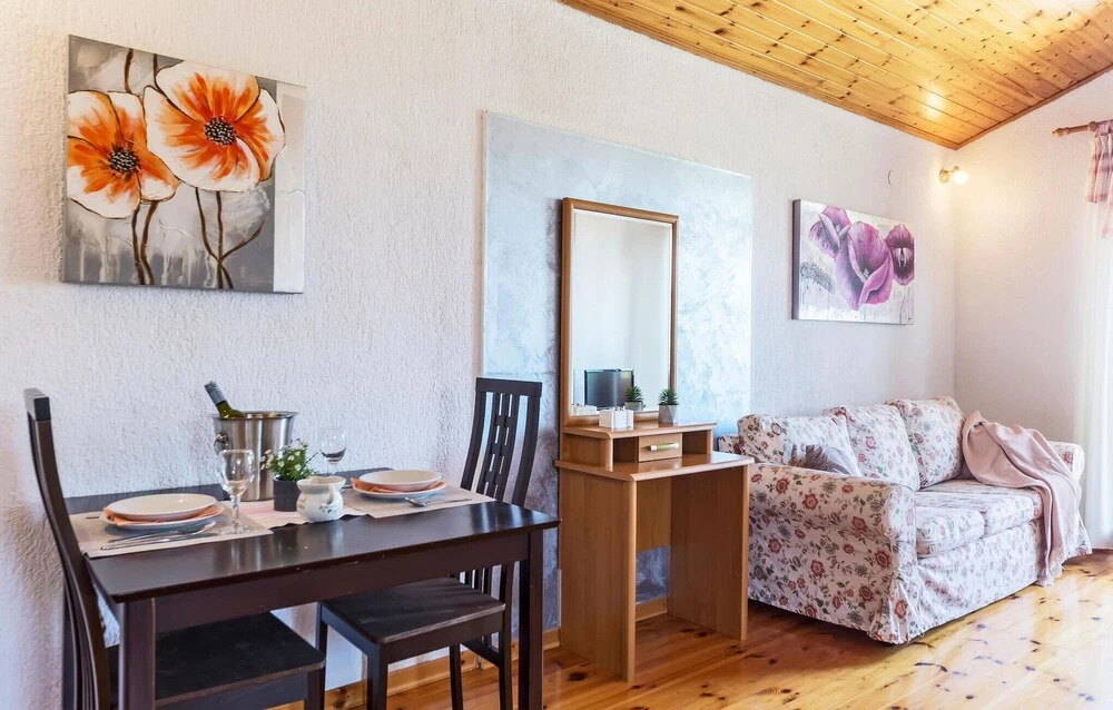 Nice Apartment in Kanfanar With Wifi and 1 Bedrooms