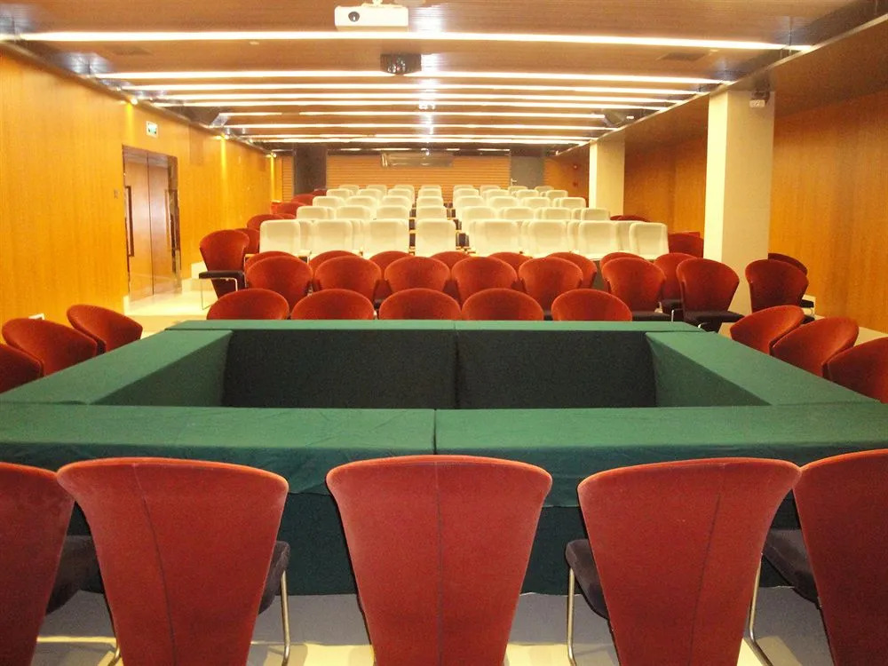 IT World Hotel