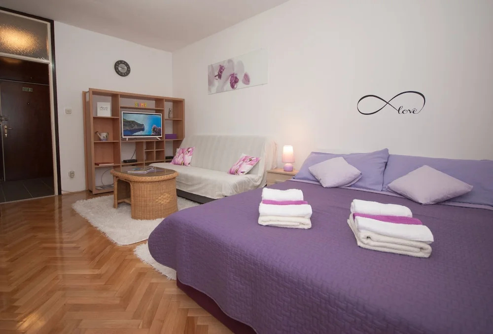 Studio Apartment Ema