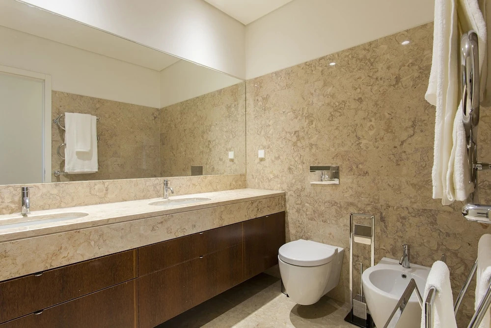 Marques Terrace Deluxe Apartment Rentexperience
