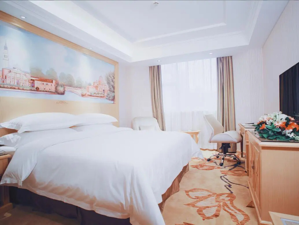 Vienna Hotel Shenzhen Honghu Branch