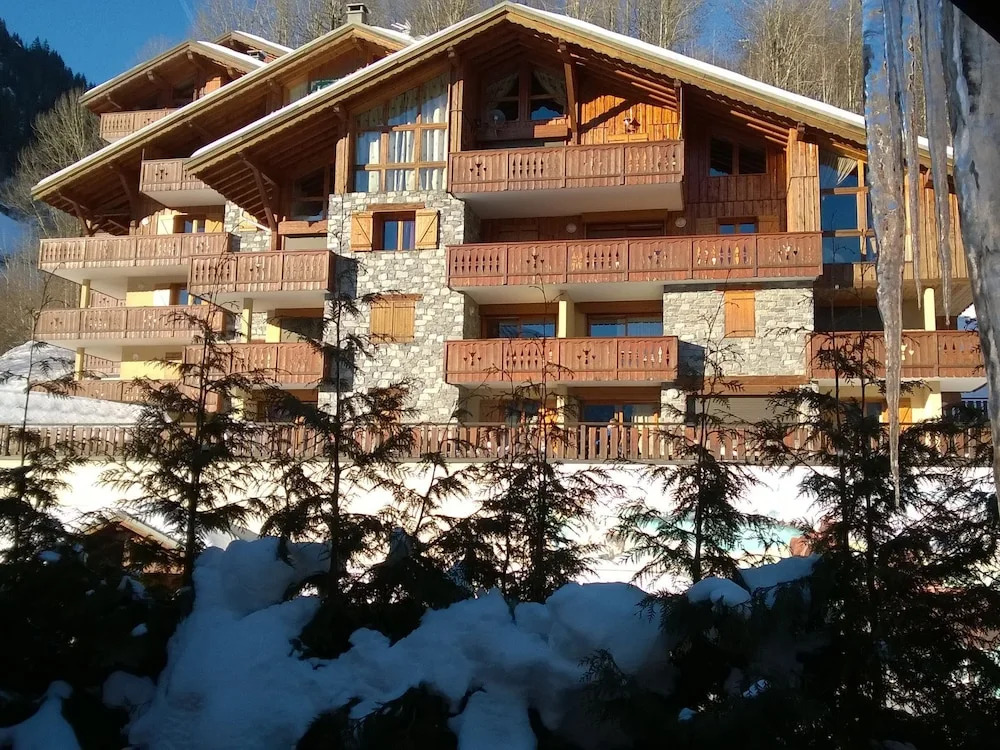 Beautiful South Facing Chalet