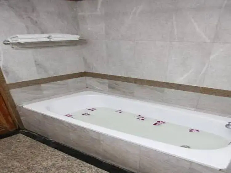13 Coins Bang Yai Hotel