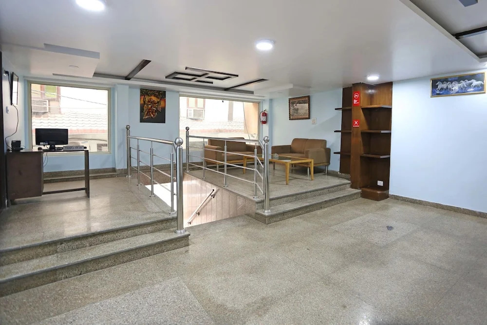 OYO 10048 Hotel Aditya Inn
