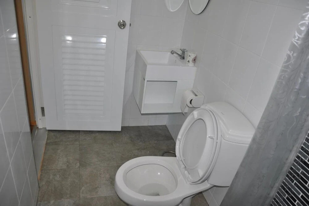Isseries Corner