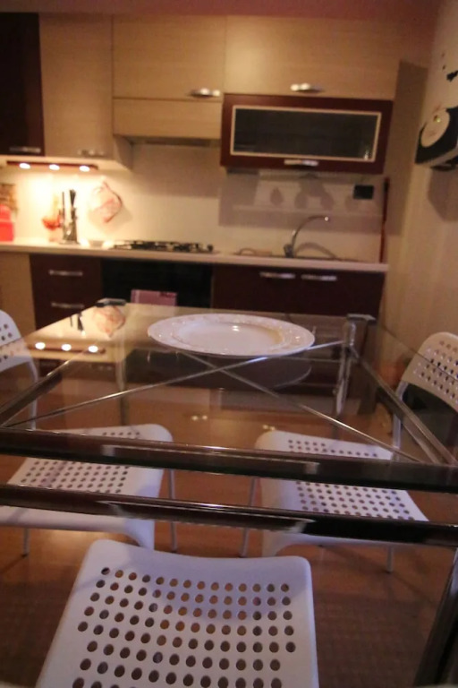 "7 SORELLE B&B" camere in pieno centro città con bagno privato, FREE HIGH SPEED WI-FI, NETFLIX
