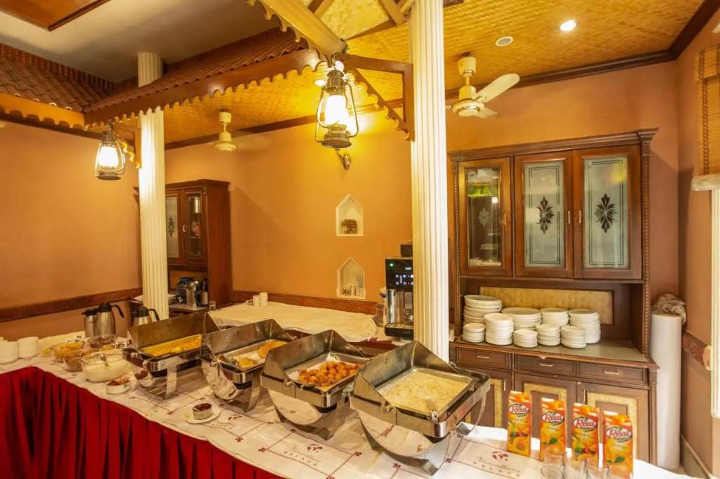 Hotel Vasundhara Palace