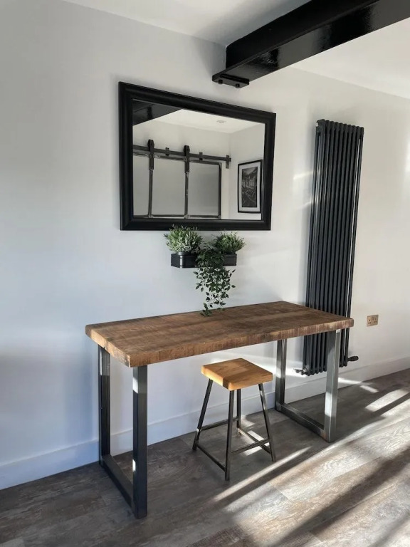 Booking Urban Halstead