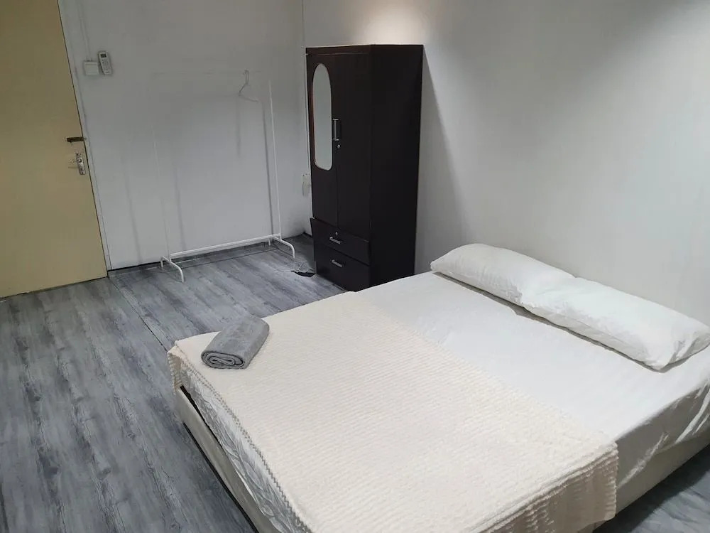 OYO Home 90402 Lumut Guest House