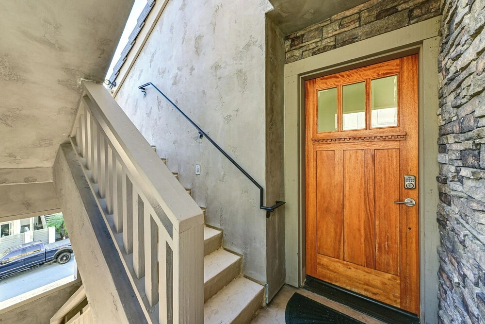 Stroll to Shore: Oceanside Condo w/ Hot Tub Access