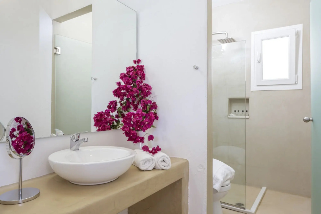 Rhenia Mykonos Hotel & Bungalows