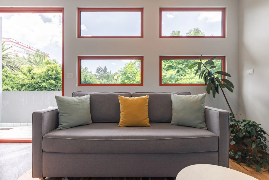 Casai 1BR Top Floor in an Art Deco Building!