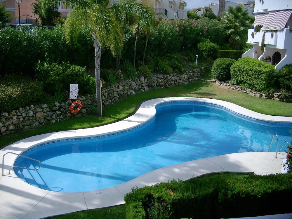 Apartment With 2 Bedrooms in Estepona, With Pool Access and Furnished