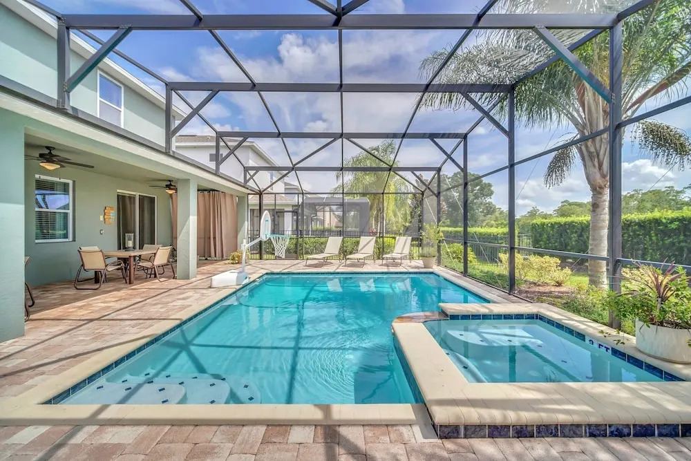 8-Bedroom Villa with Theater Near Disney 8 Home by RedAwning