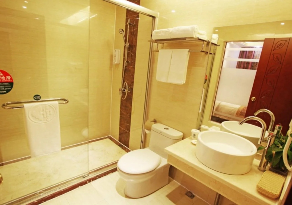 Green Tree Inn Smart Selection Hotel (Shanghai Hongqiao Road Metro Station)
