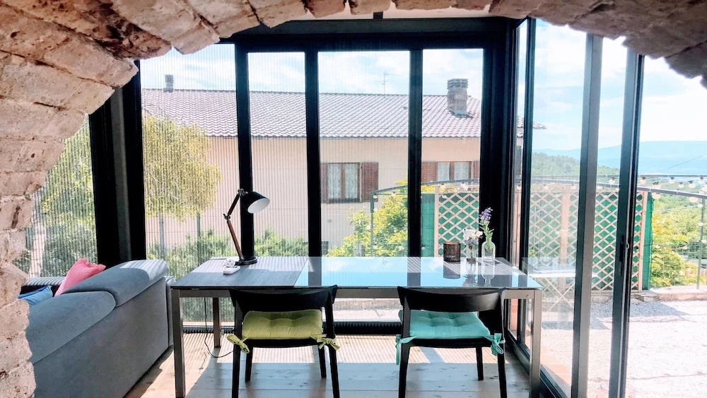 Luxury Silvignano Poolside Villa, Spoleto 8 km, Rome 1 Hr