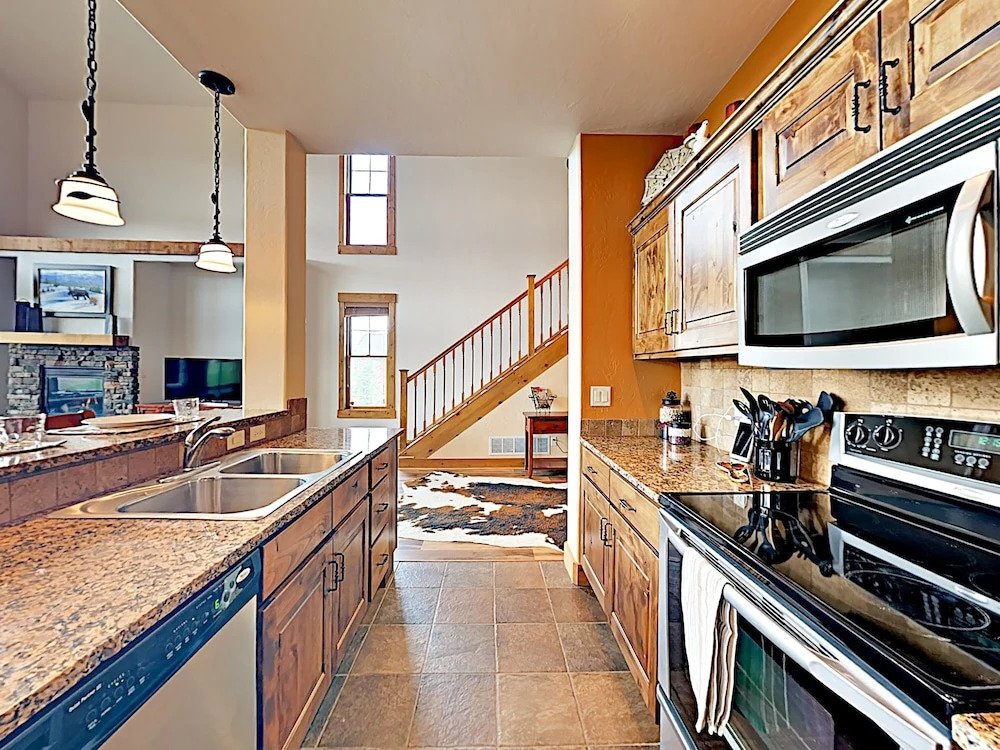 580 Granby - 3 Br Home