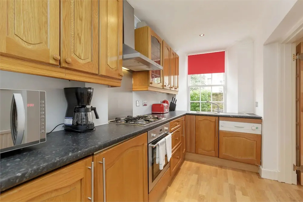 Elegant ground-floor 3BR New Town Apt w/ Garden