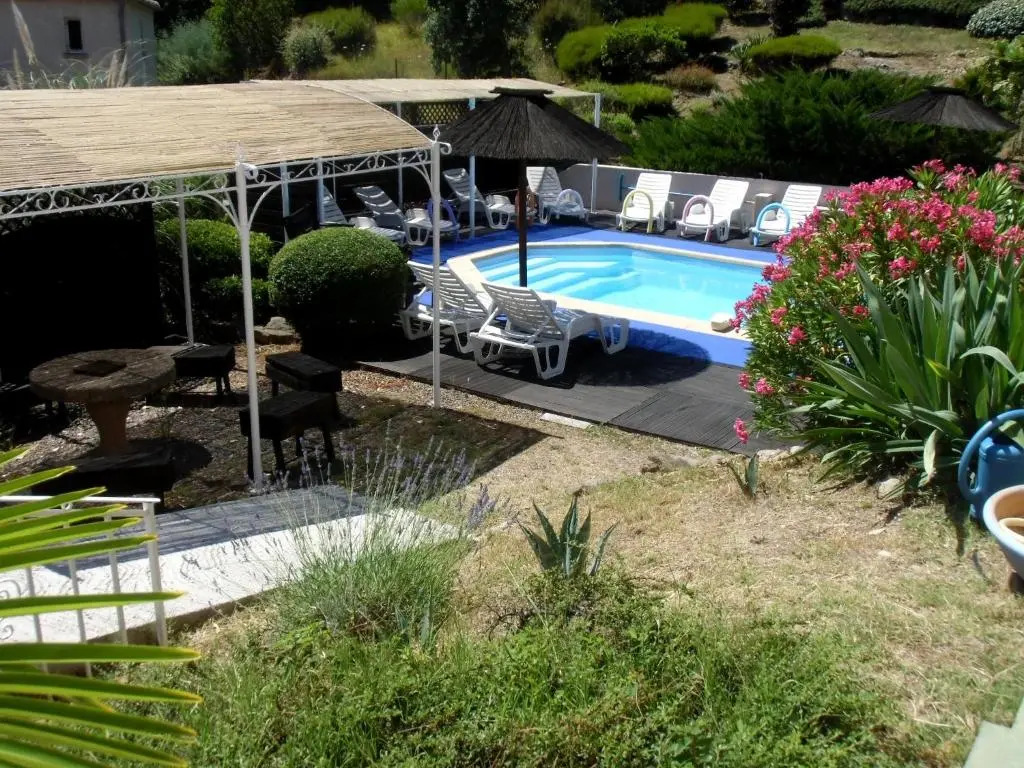 2 Gites ,15mn de Cannes, Fréjus, St Raphael, Villa la Soleiade ,clim, piscine, parking, wifi, au Lac de Saint-Cassien VAR