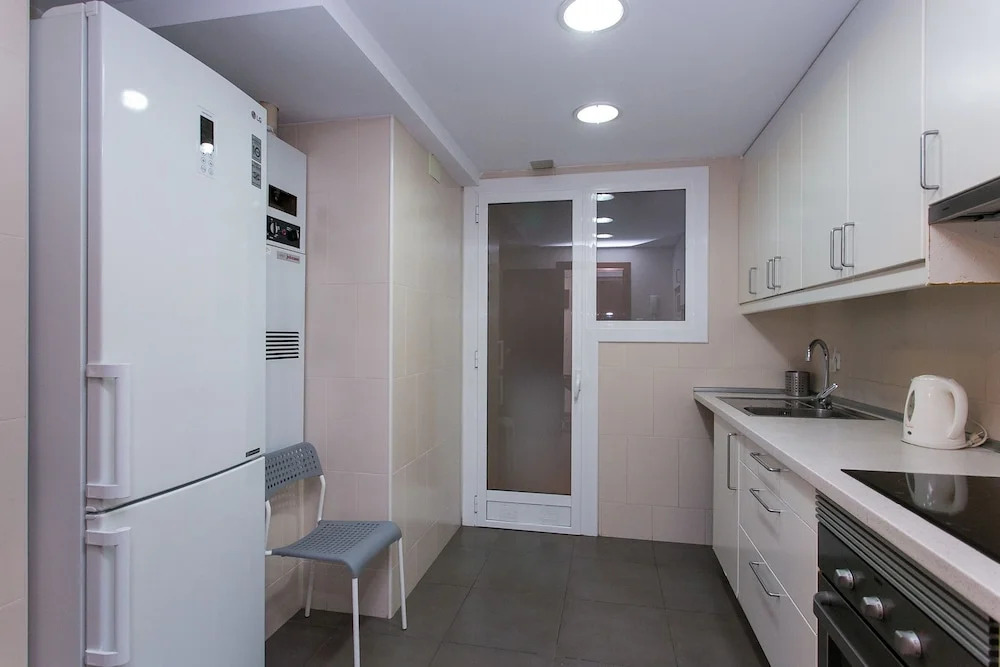 Spacious & Quiet 4 Bedroom Apartment