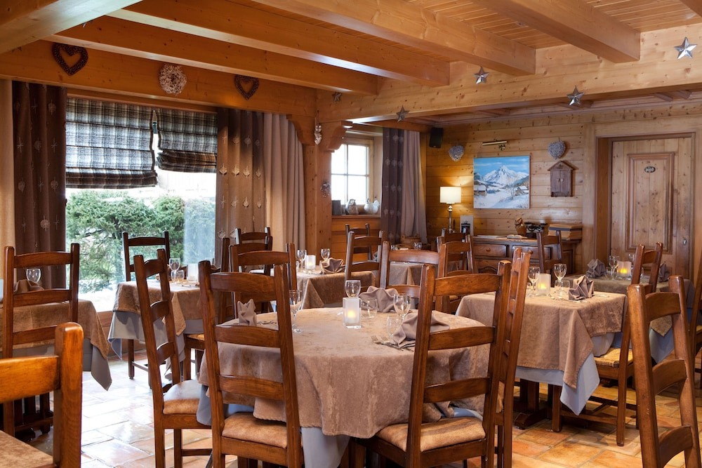 Hôtel La Grange dArly