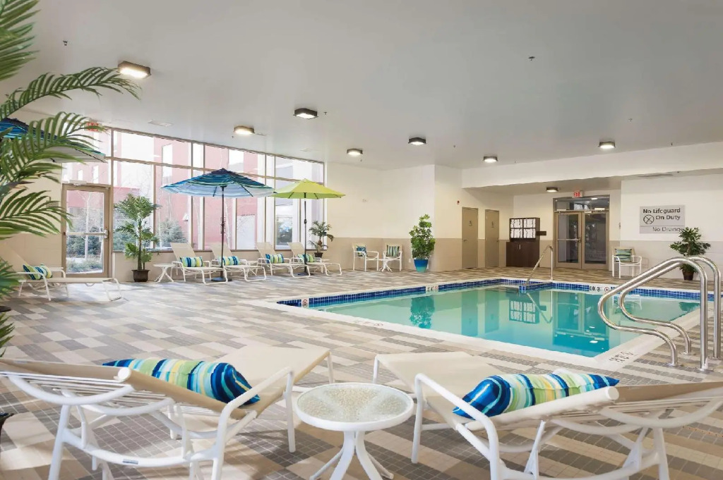 Hampton Inn & Suites by Hilton, Airdrie, AB, Canada