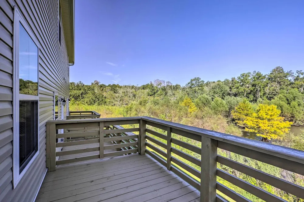 Airy Tallahassee Condo ~ 5 Mi to Downtown!