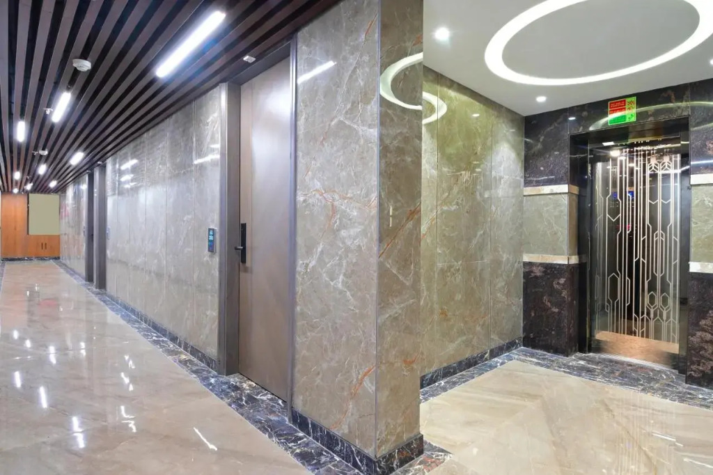 HOTEL UPTOWN - Luxury Restaurant & Rooftop Near Connaught Place