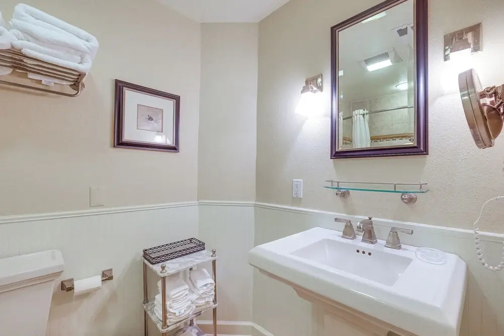 Resort Condo w/ Marina Access in Williamsburg!