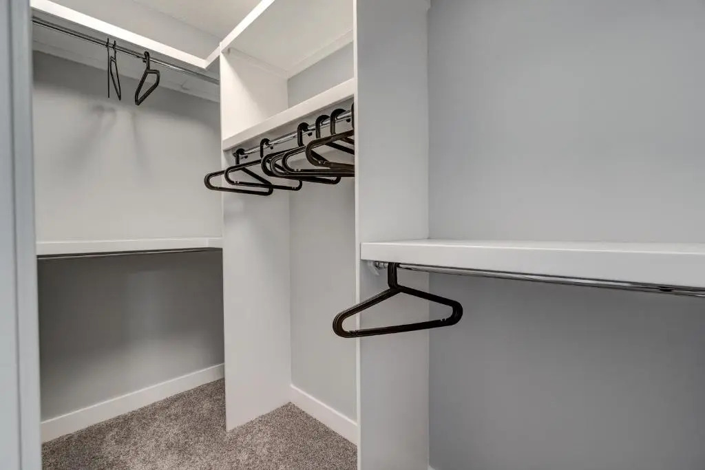 Three-Bedroom with Fireplace #41 Sunalta Downtown