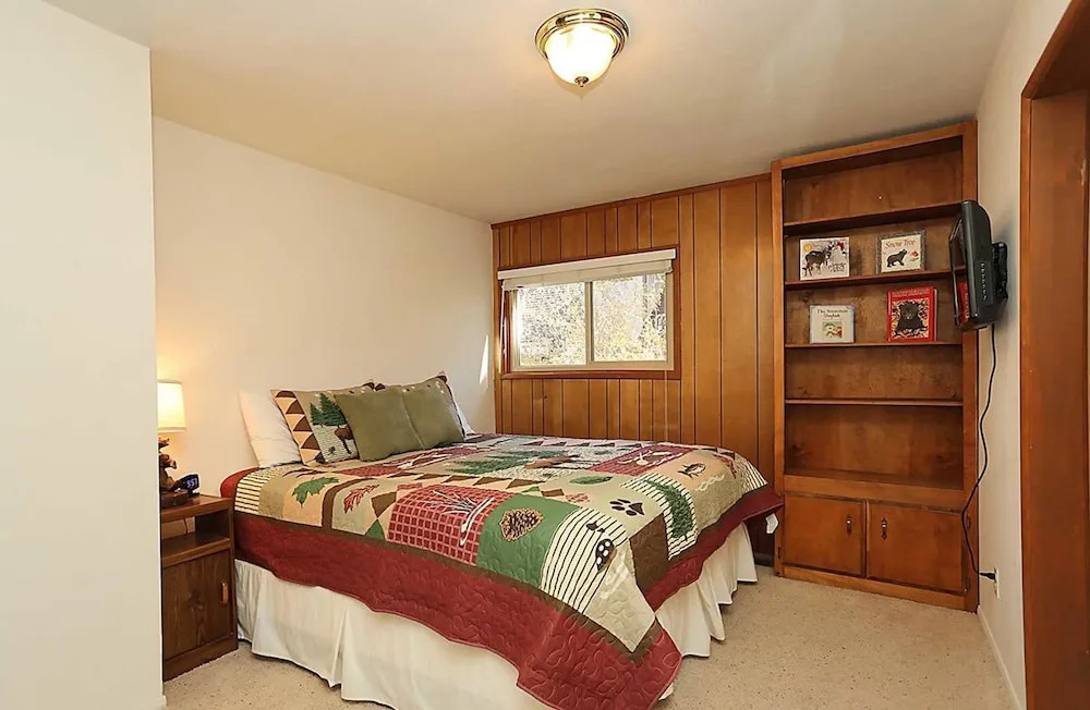 Bear Tree Hideaway 1510 by RedAwning