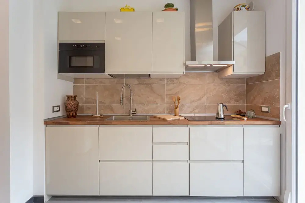Carla's Rooms with Private Bathroom & Shared Kitchen