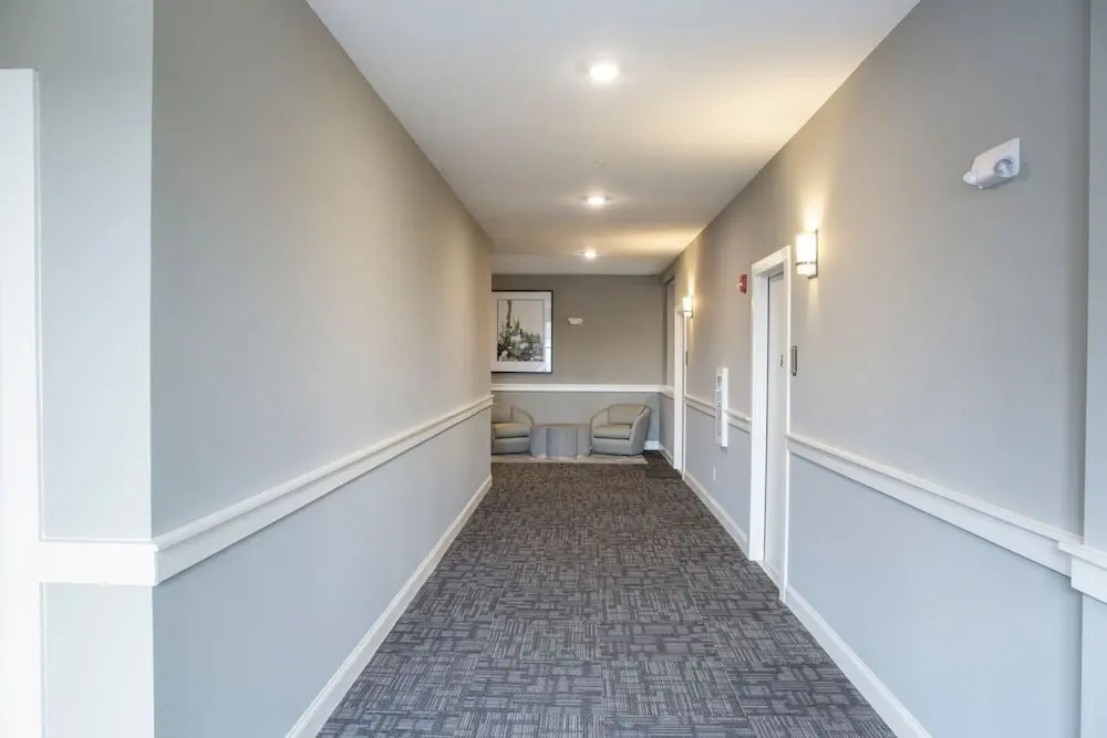 Open Concept Loft Near Uptown & Stadium