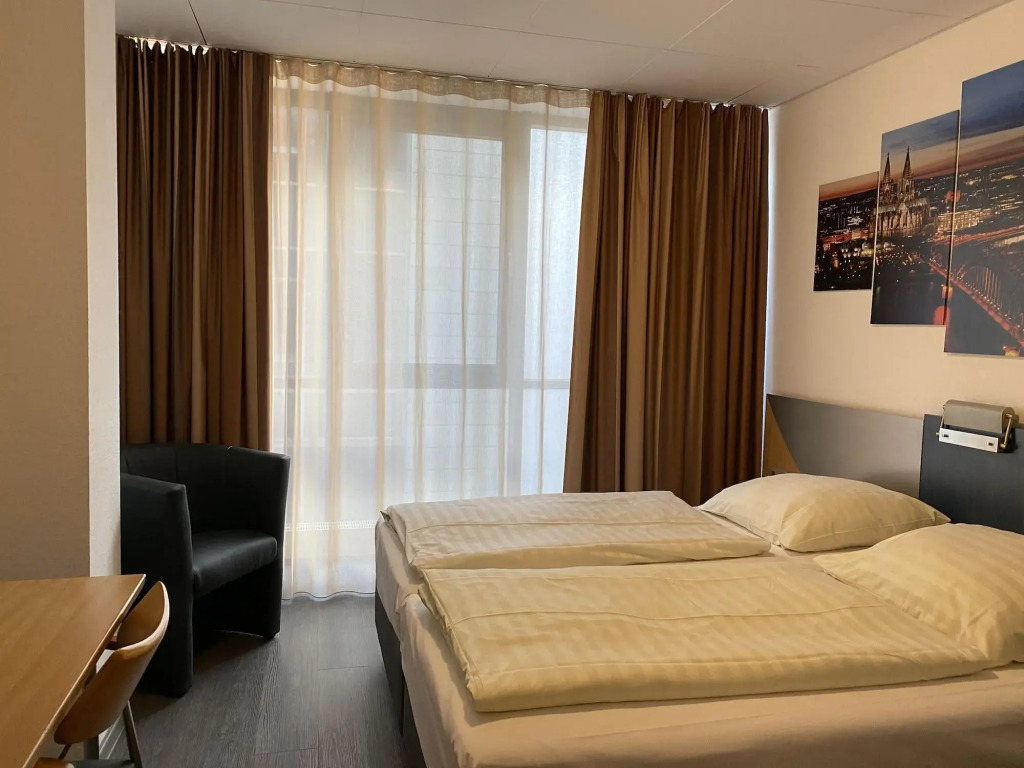 Отель Opera Hotel Köln