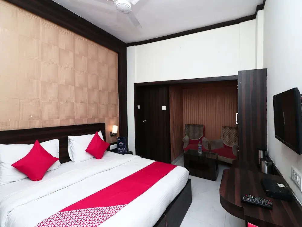 OYO 5189 Hotel East Lite