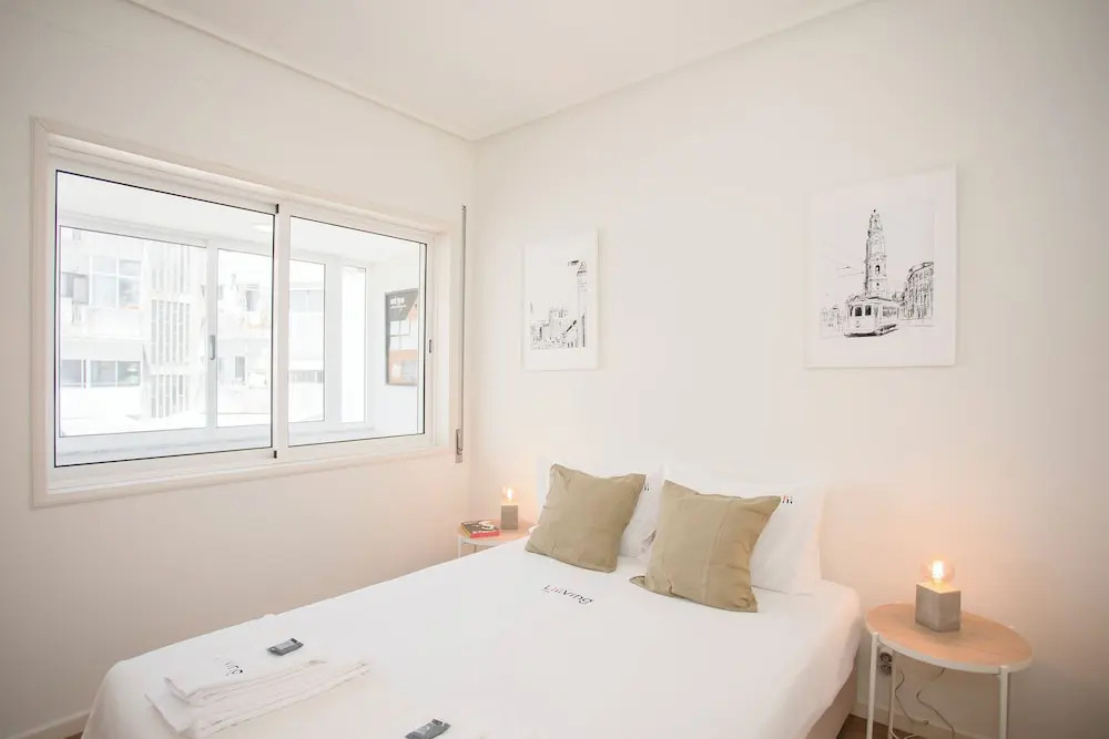 Liiiving - Downtown Balcony Apartment