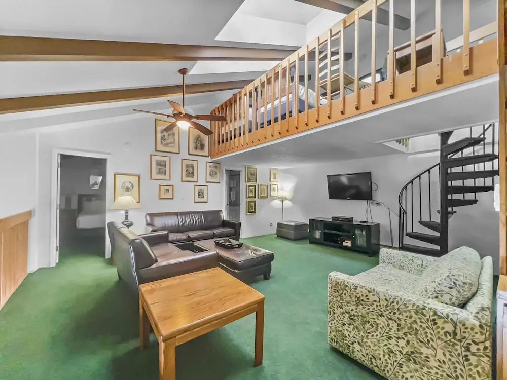 Cm425 Copper Mtn Inn 5 Bedroom Condo by RedAwning