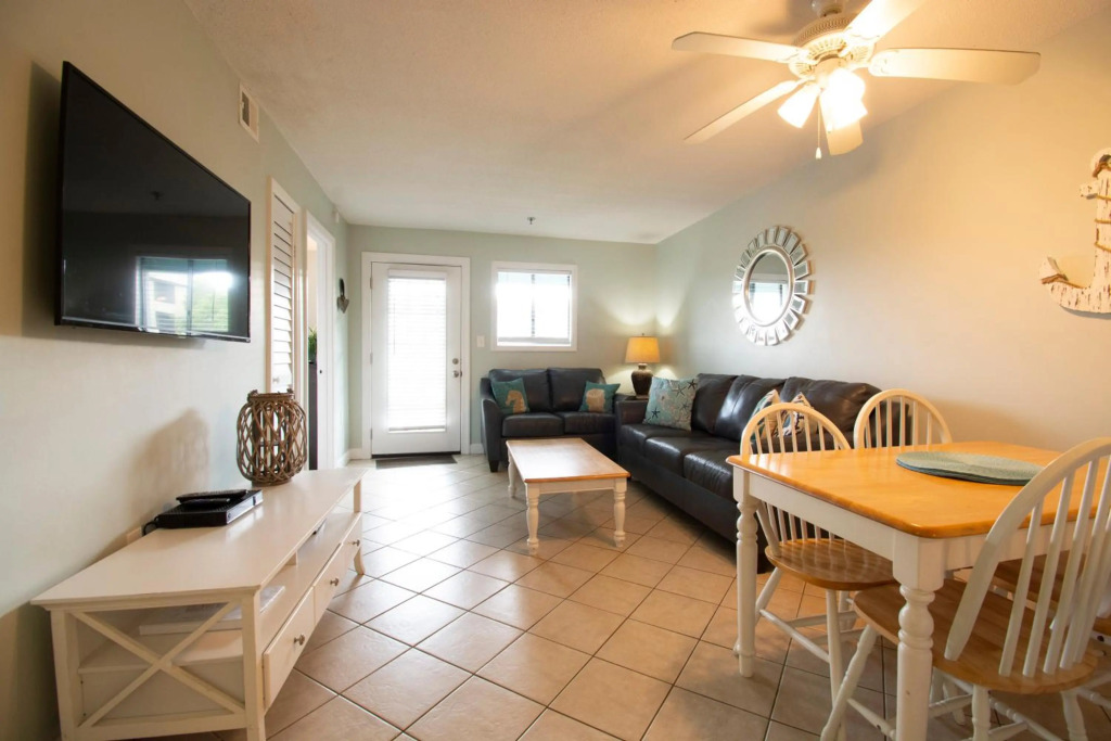 2 BR/BA Condo - Boardwalk to Beach. 3 Pools. Tennis Courts