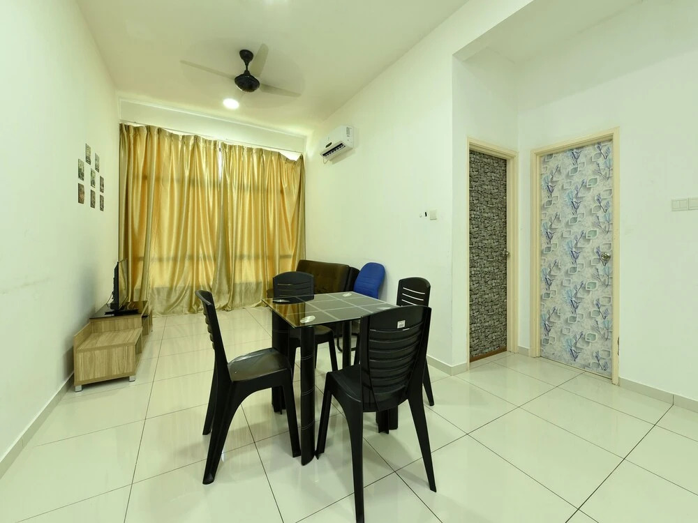 OYO Home 90401 D' Summit Residence