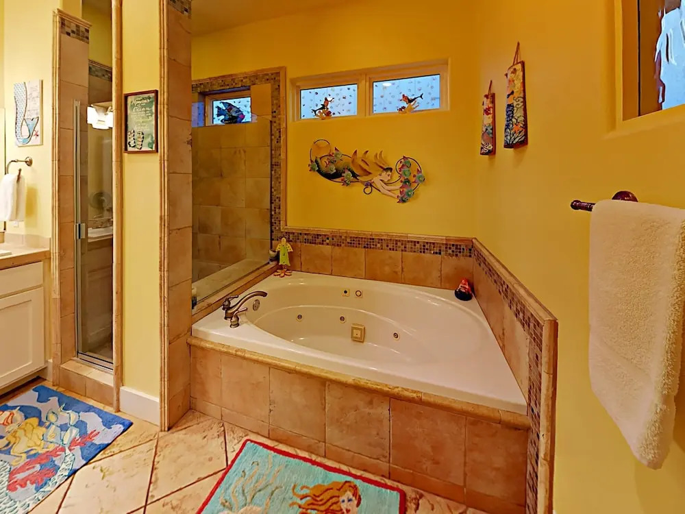 Banyan Beach House - Three Bedroom House