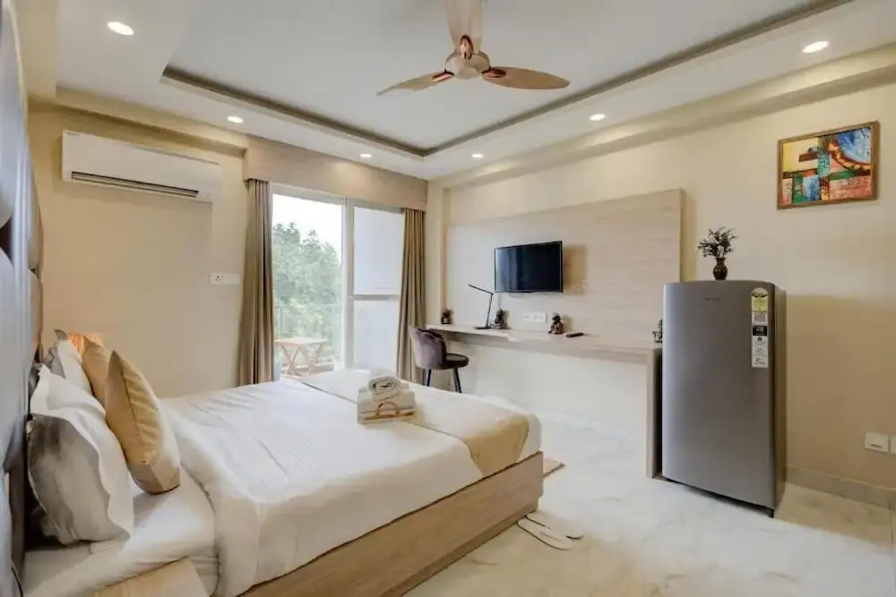 The Paras Studio Serviced Apartments