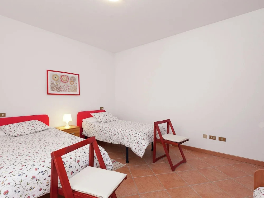 Simplistic Apartment in Consiglio di Rumo With Fenced Garden