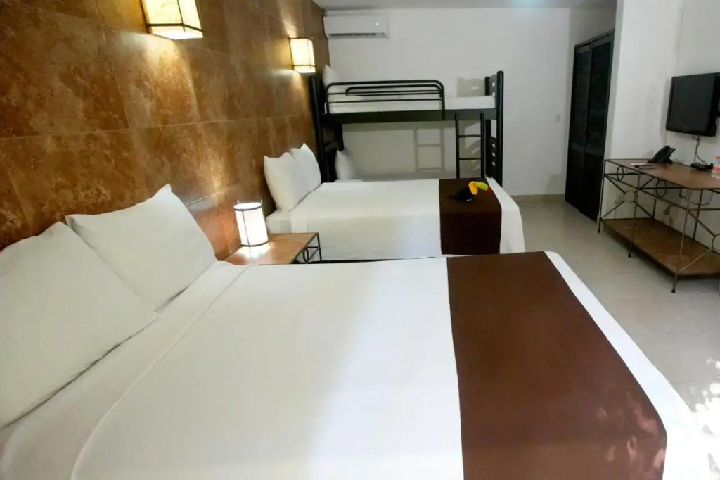 Moongate Hotel