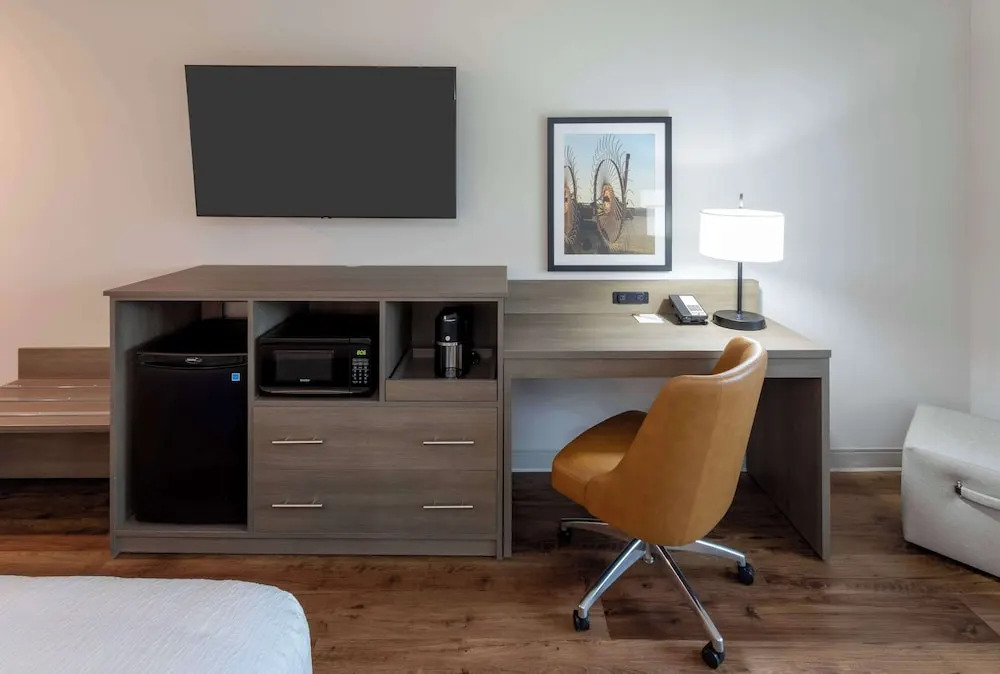 GrandStay Hotel & Suites Johnston-Des Moines, IA